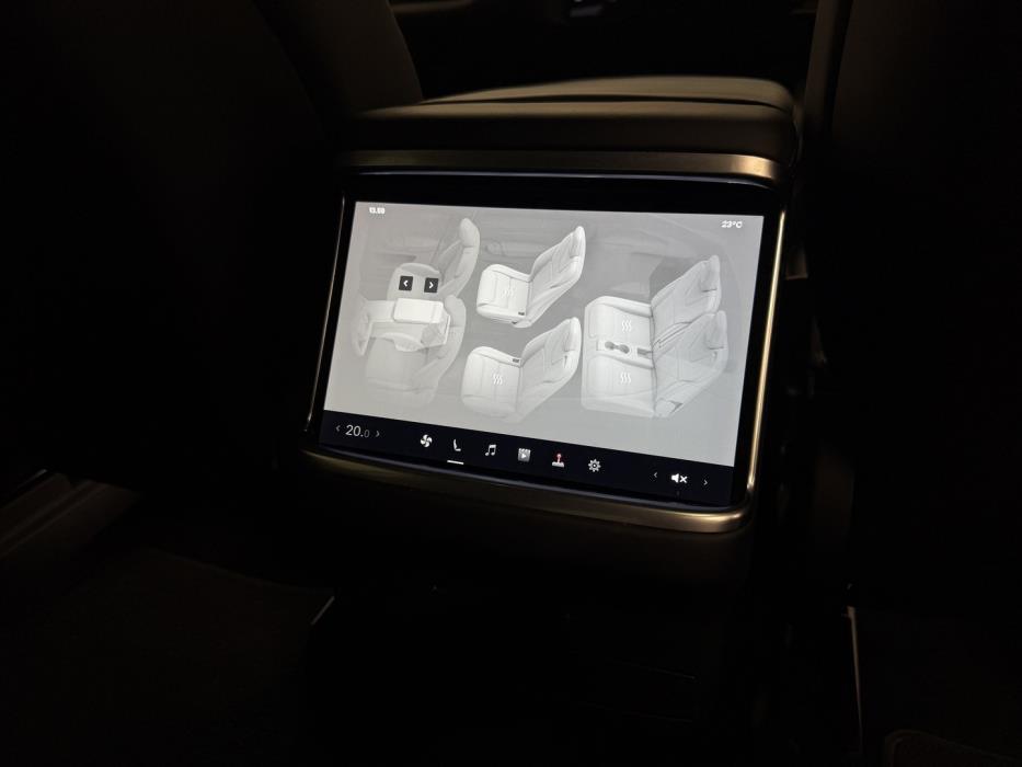 TESLA Model X 2023