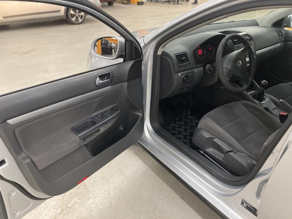 VOLKSWAGEN Golf 2008