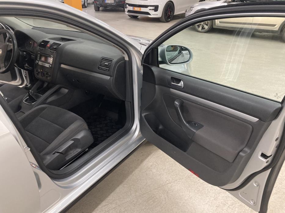 VOLKSWAGEN Golf 2008