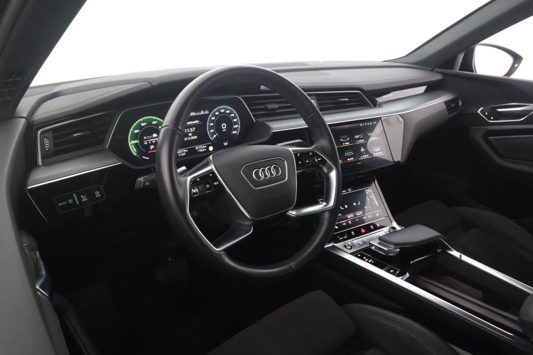 AUDI e-tron 2021