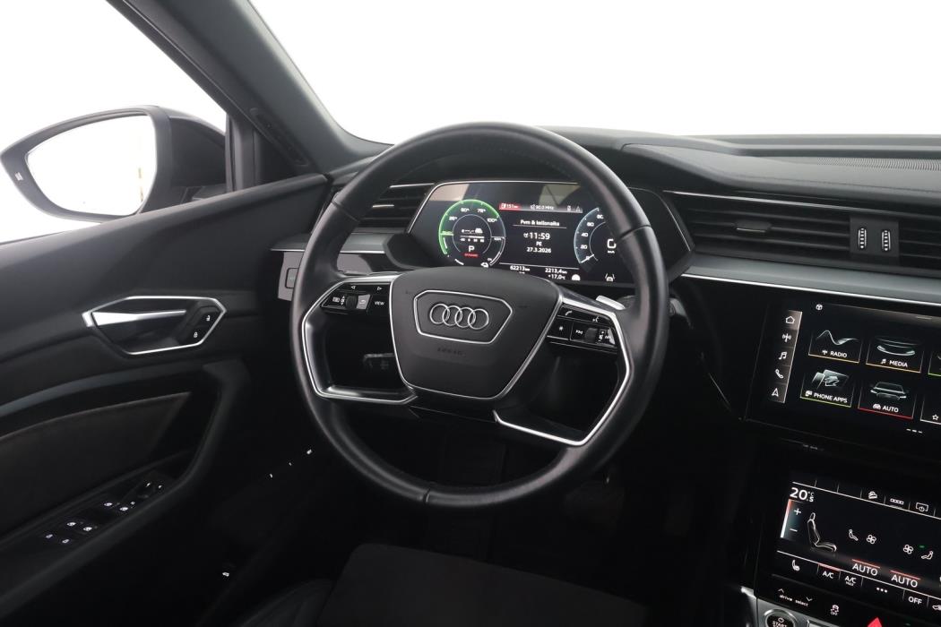 AUDI e-tron 2021