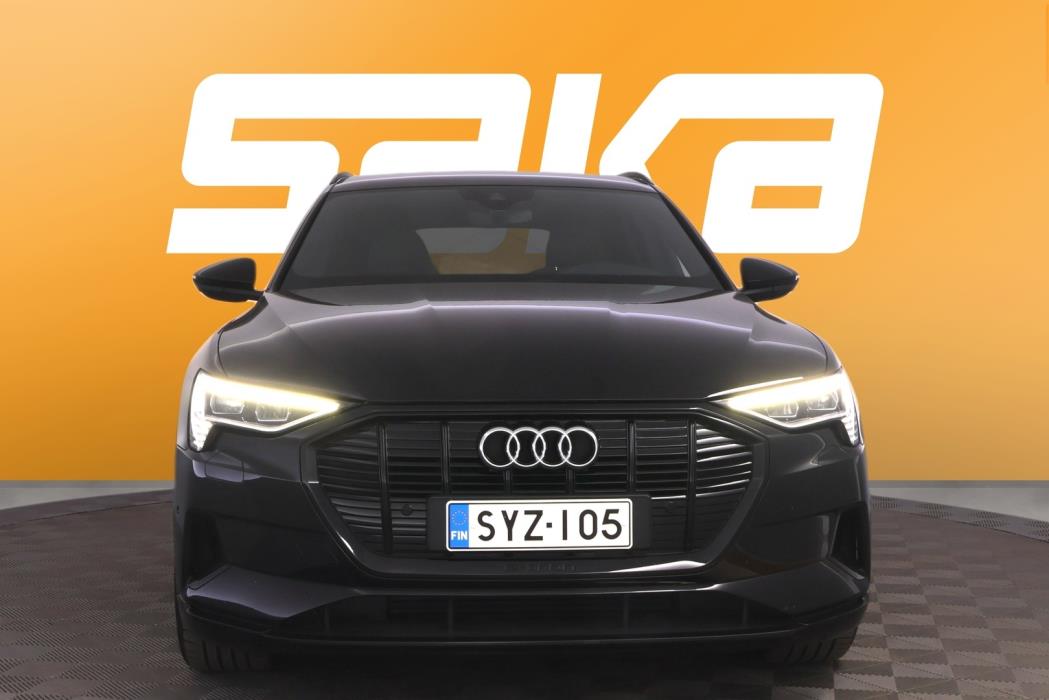 AUDI e-tron 2021