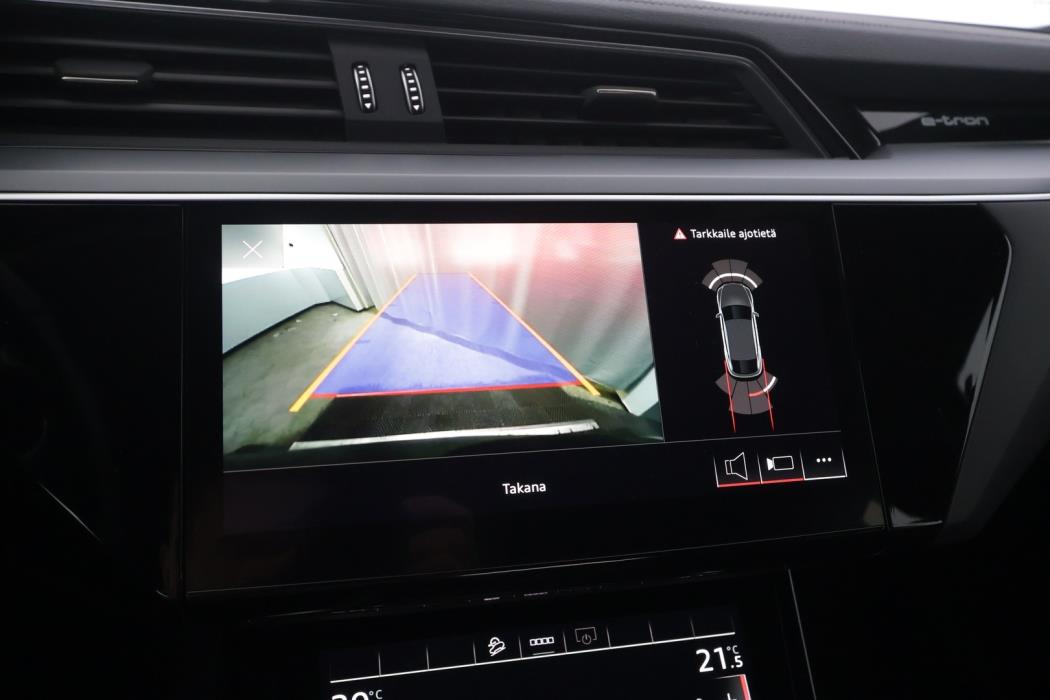 AUDI e-tron 2021