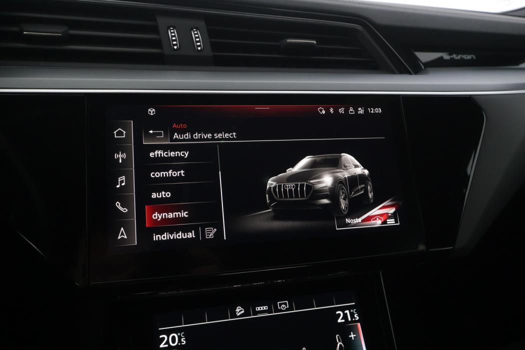 AUDI e-tron 2021