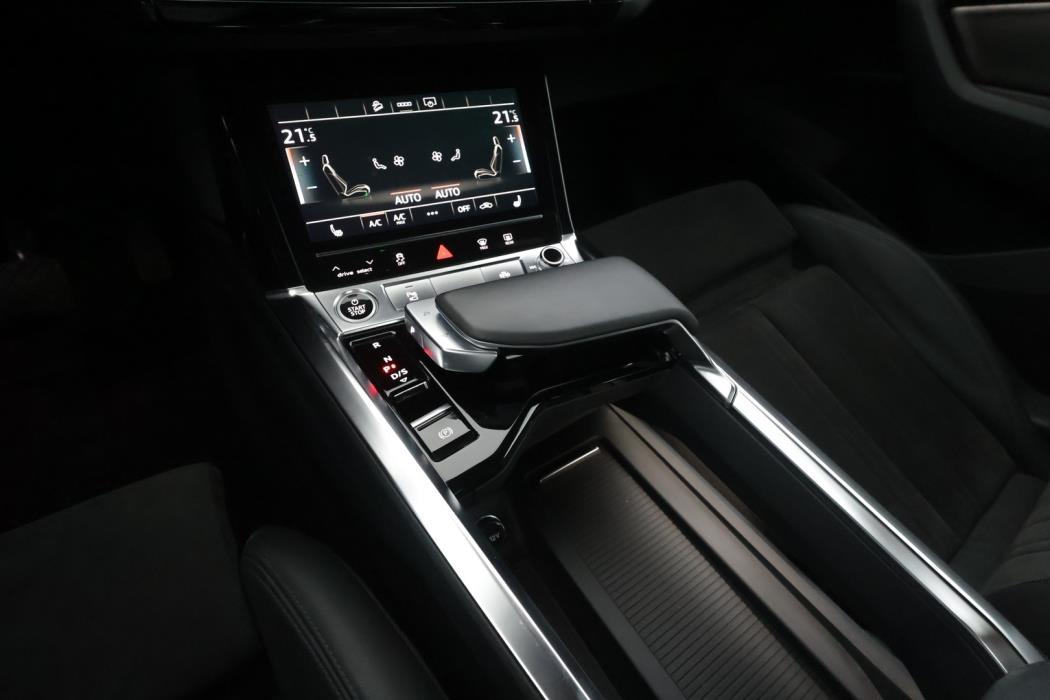 AUDI e-tron 2021