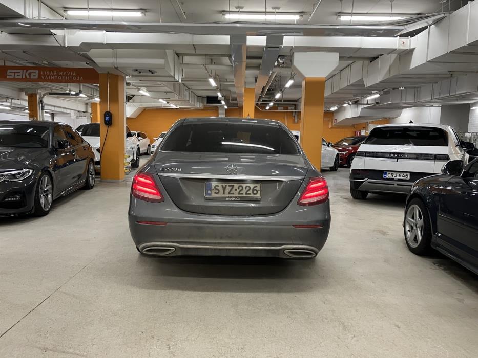 MERCEDES-BENZ E 2017