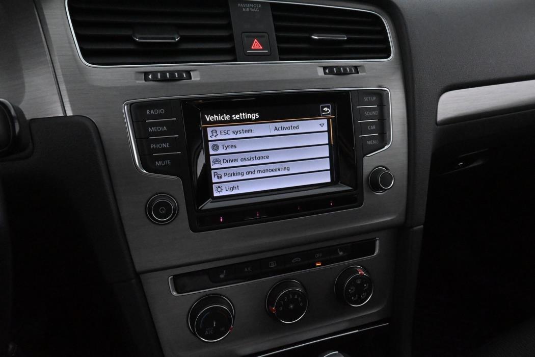 VOLKSWAGEN GOLF 2015