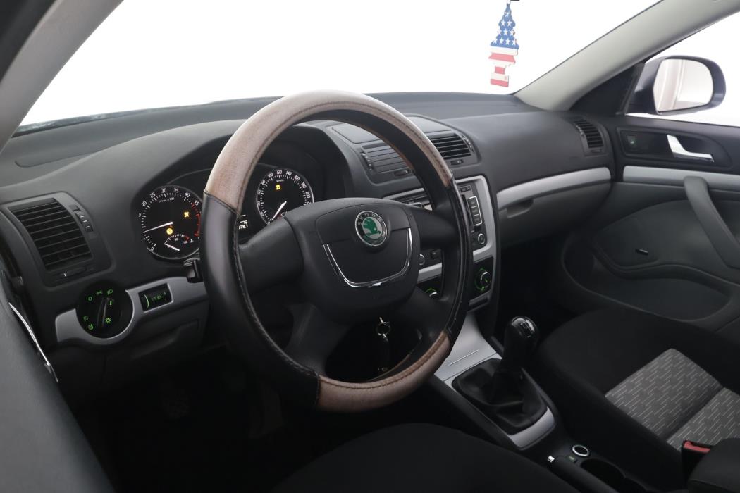 SKODA Octavia 2010