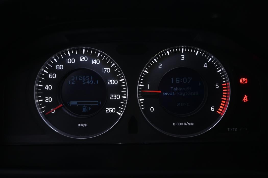 VOLVO V70 2010