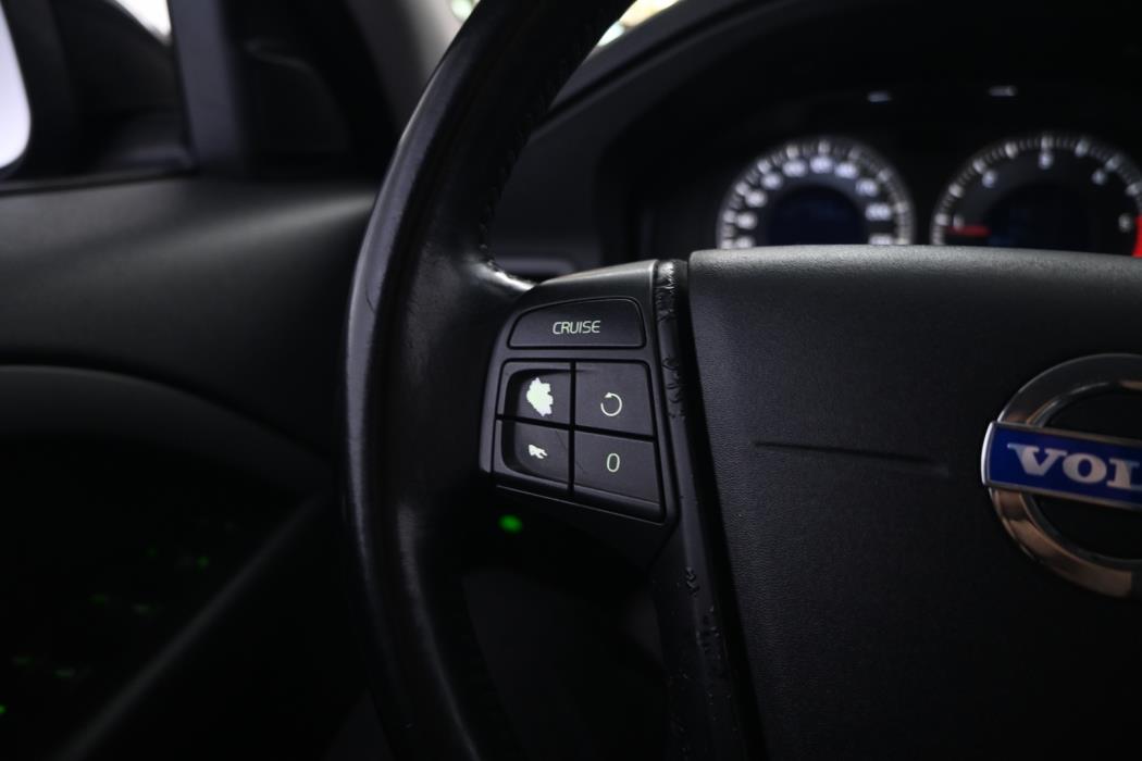 VOLVO V70 2010