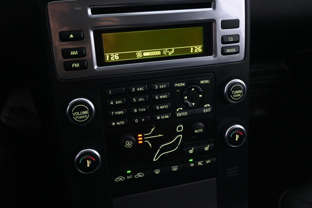VOLVO V70 2010