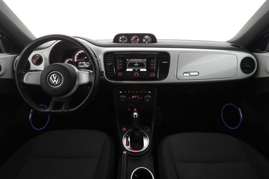 VOLKSWAGEN Beetle 2013