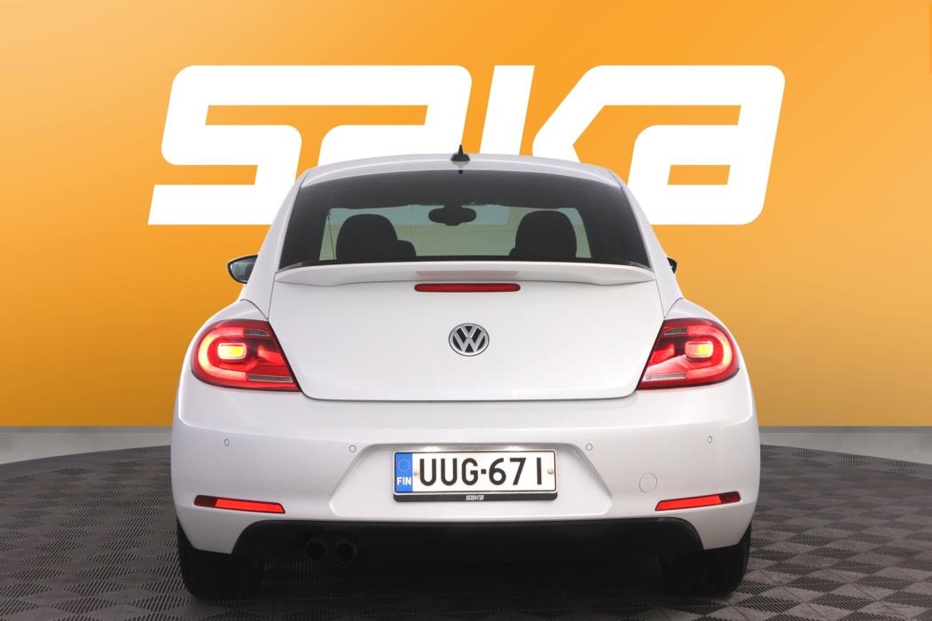 VOLKSWAGEN Beetle 2013