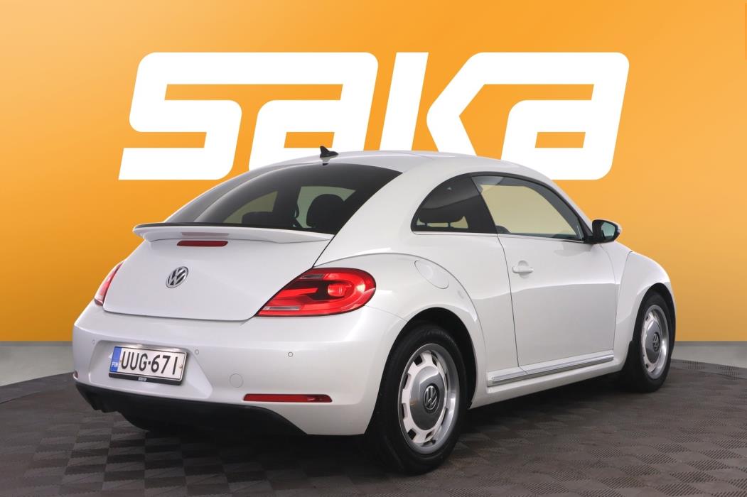 VOLKSWAGEN Beetle 2013