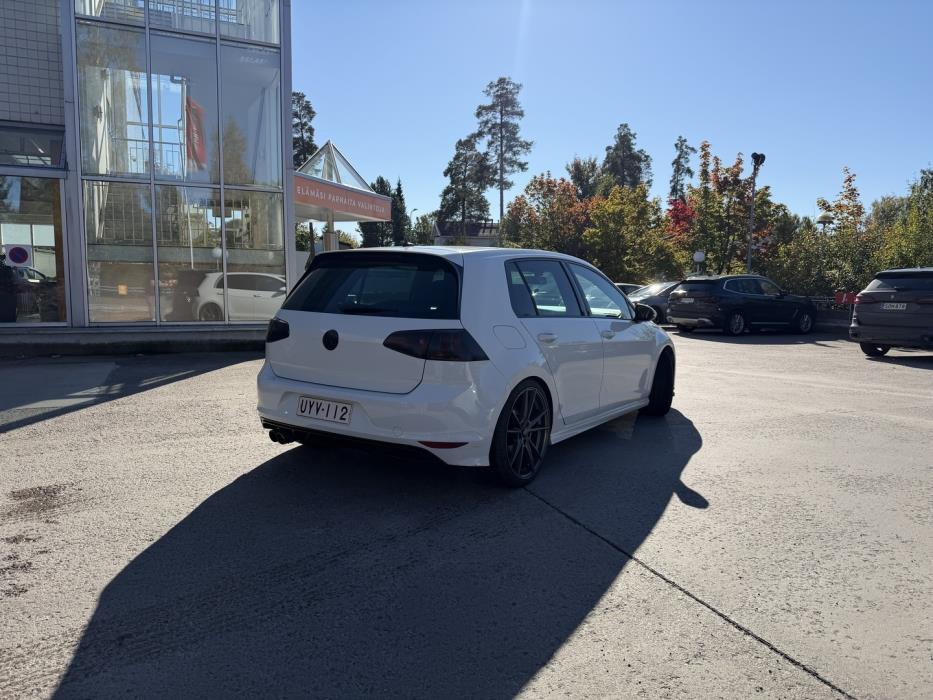 VOLKSWAGEN Golf 2014