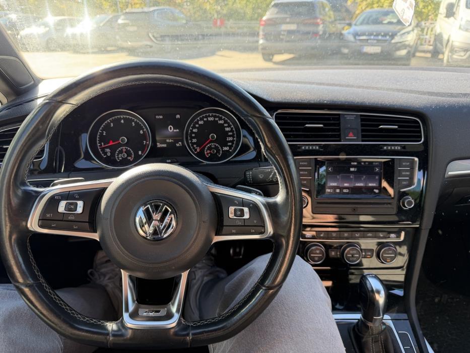 VOLKSWAGEN Golf 2014
