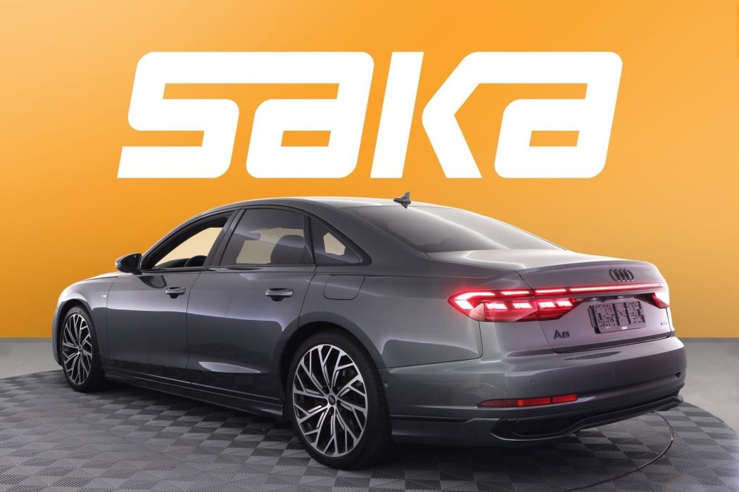 AUDI A8 2022