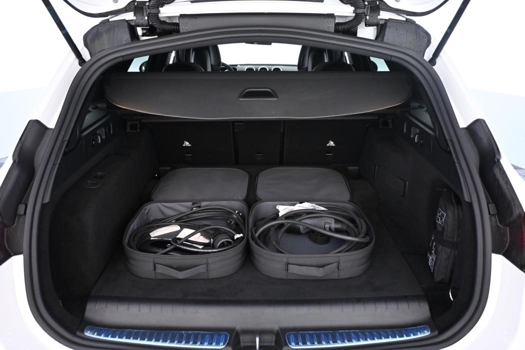 MERCEDES-BENZ C 63 AMG 2024