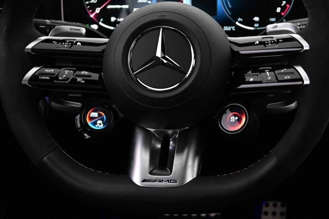 MERCEDES-BENZ C 63 AMG 2024