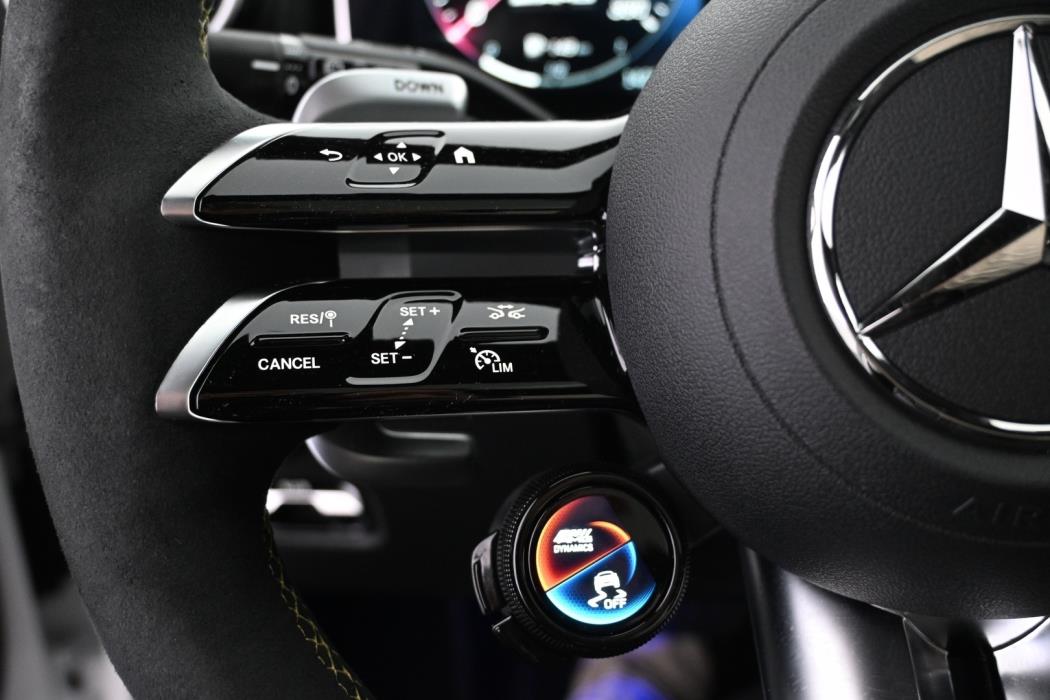 MERCEDES-BENZ C 63 AMG 2024