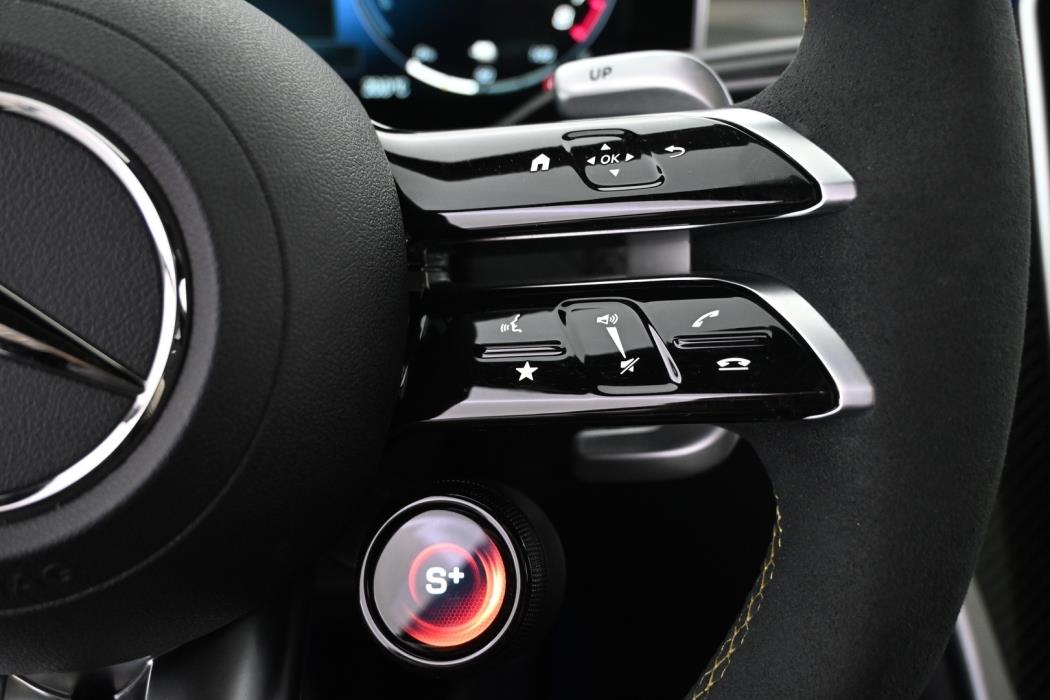 MERCEDES-BENZ C 63 AMG 2024