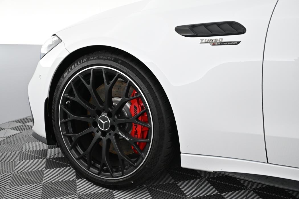 MERCEDES-BENZ C 63 AMG 2024