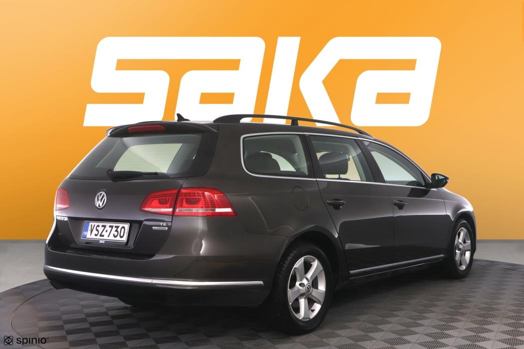 VOLKSWAGEN Passat 2012