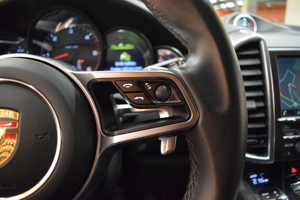 PORSCHE Cayenne 2015