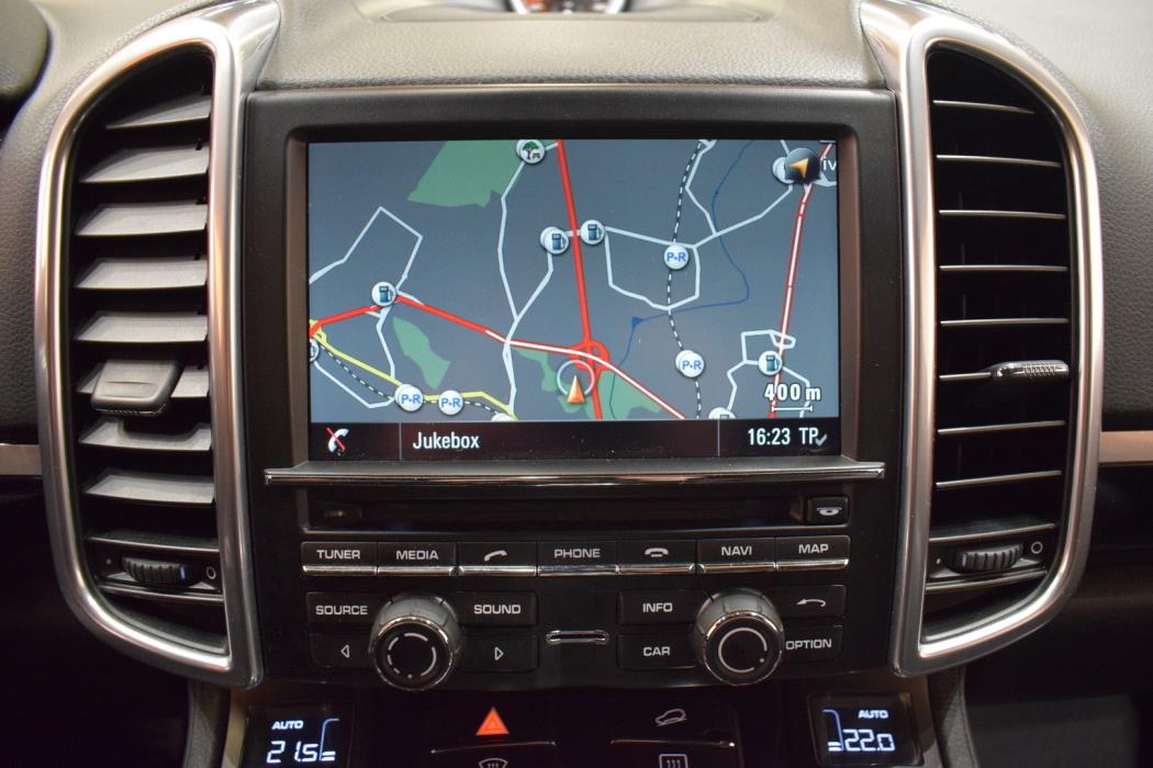 PORSCHE Cayenne 2015