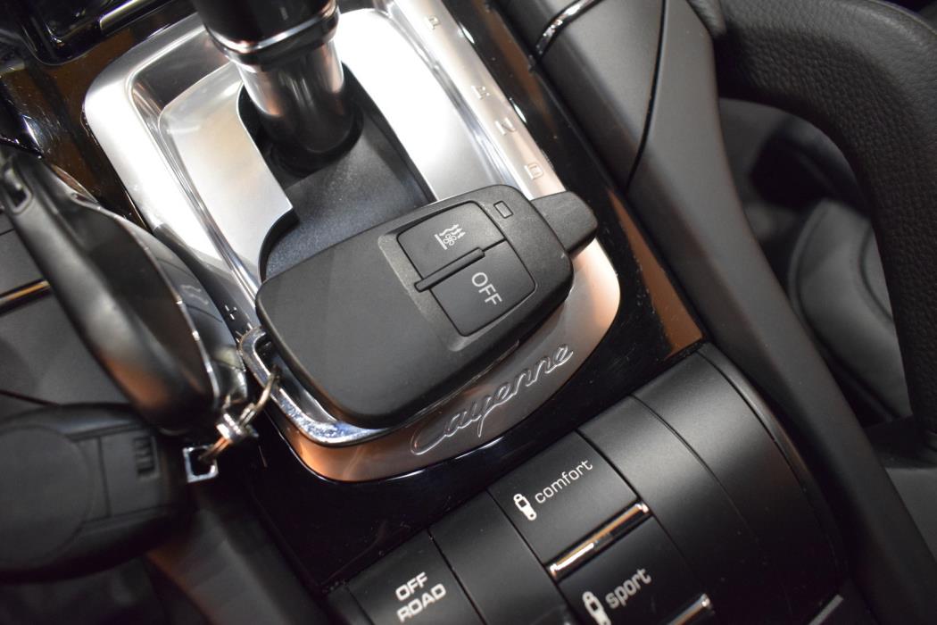 PORSCHE Cayenne 2015