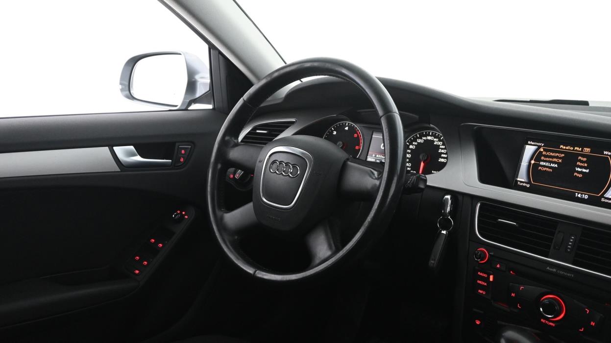 AUDI A4 2011