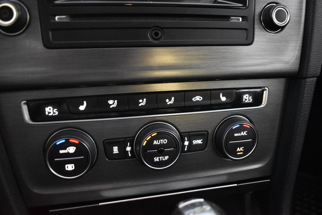 VOLKSWAGEN Golf 2014