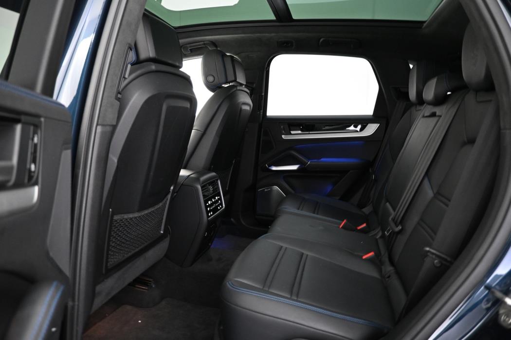 PORSCHE Cayenne 2024