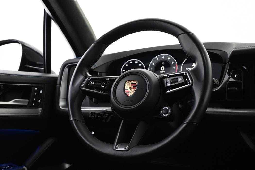 PORSCHE Cayenne 2024