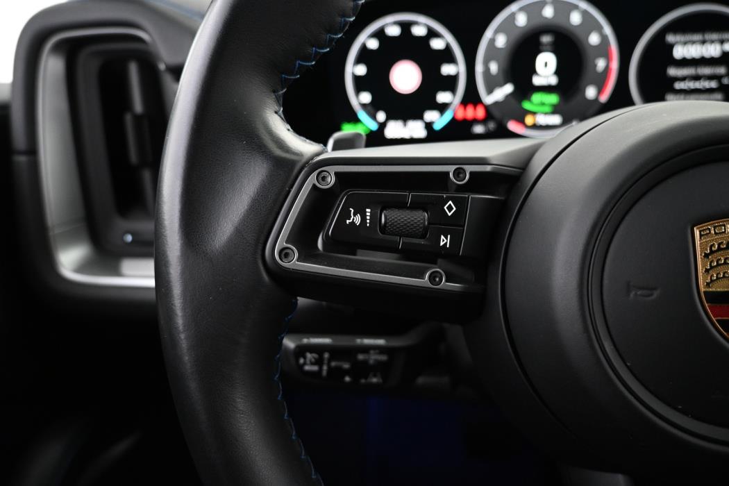 PORSCHE Cayenne 2024