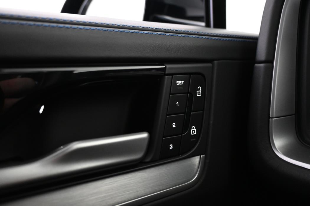 PORSCHE Cayenne 2024