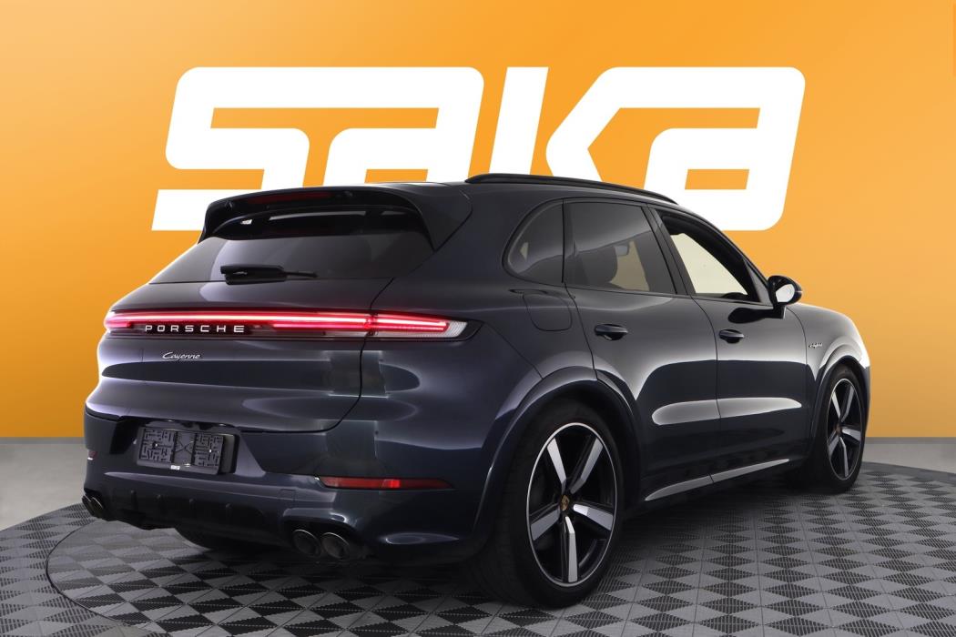 PORSCHE Cayenne 2024
