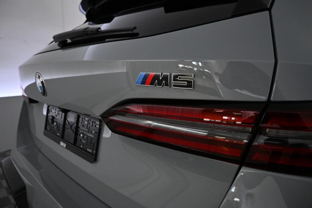 BMW M5 2025