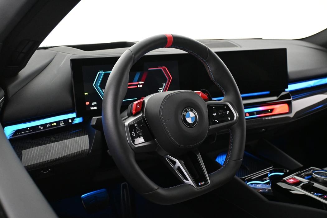 BMW M5 2025