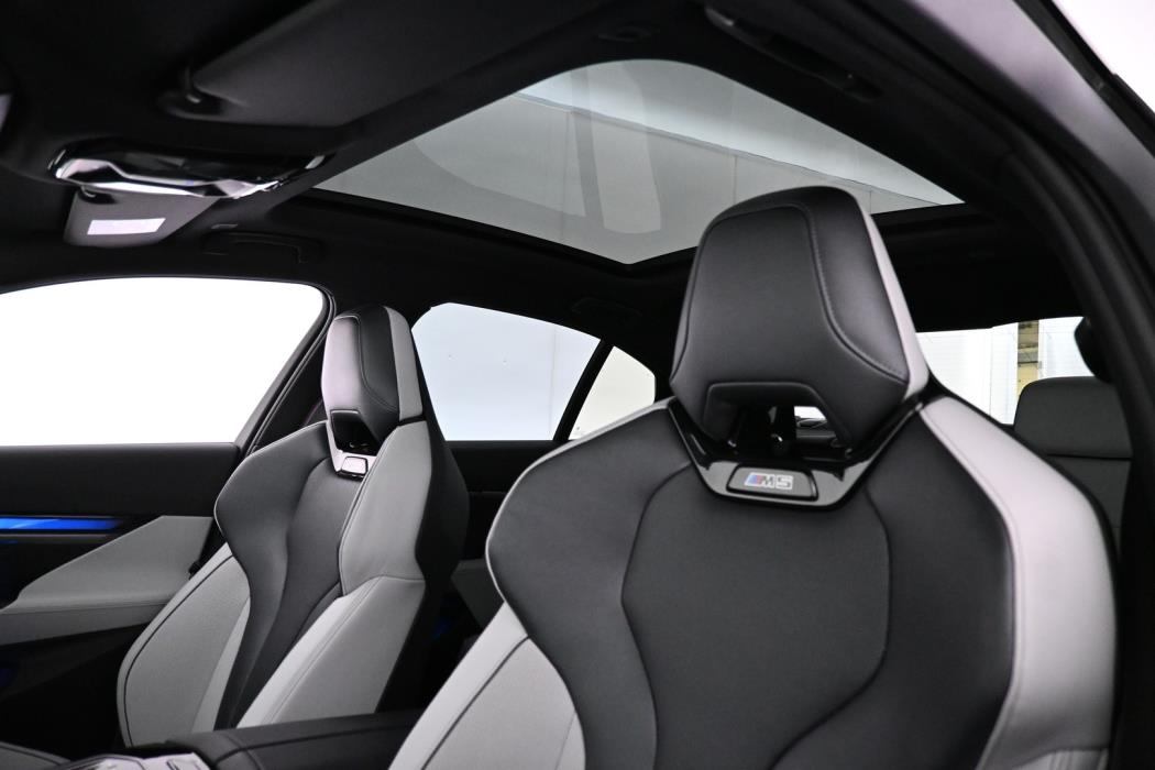 BMW M5 2025
