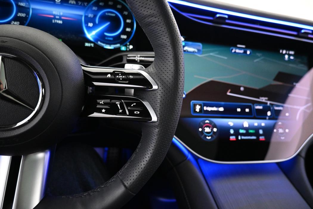 MERCEDES-BENZ EQE SUV 2025