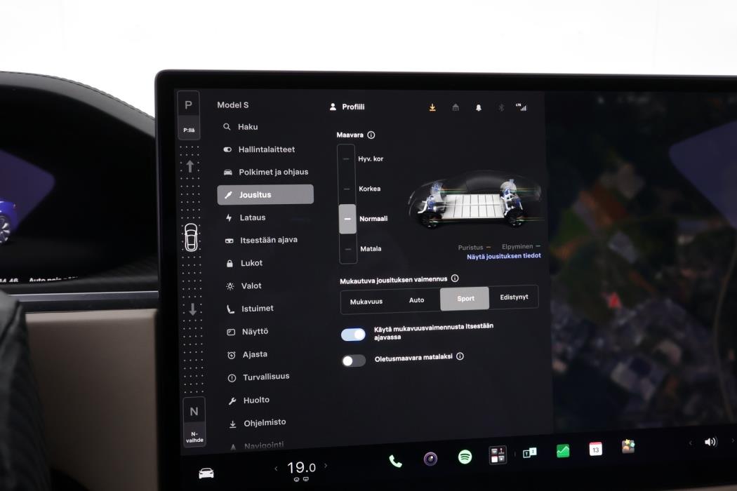 TESLA Model S 2023