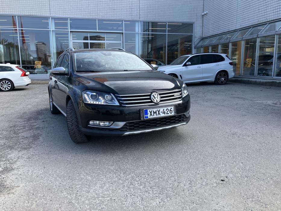 VOLKSWAGEN Passat 2012