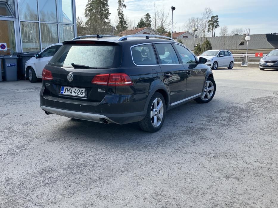 VOLKSWAGEN Passat 2012