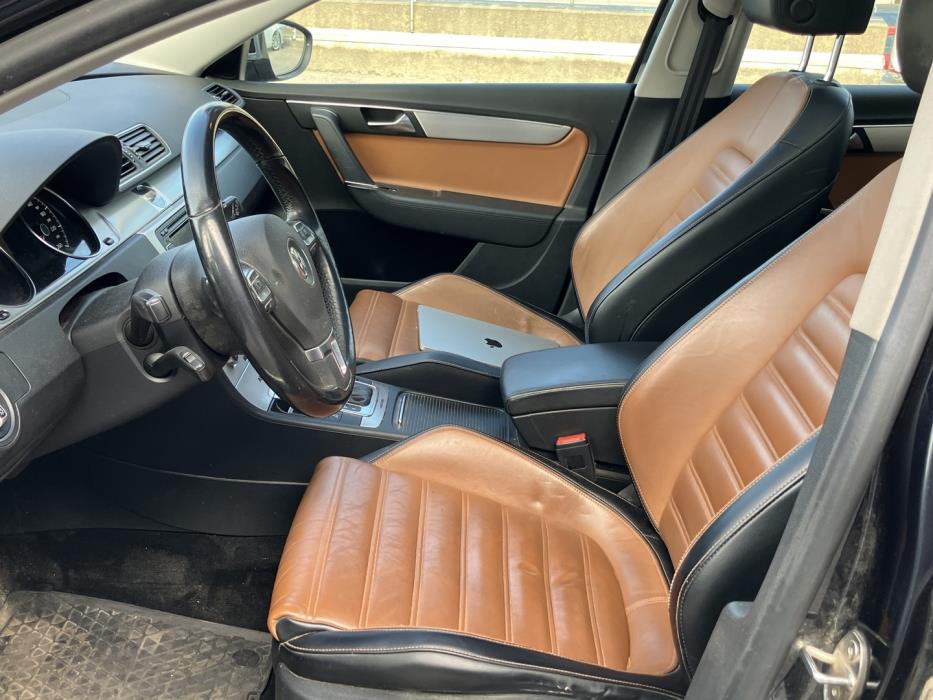 VOLKSWAGEN Passat 2012