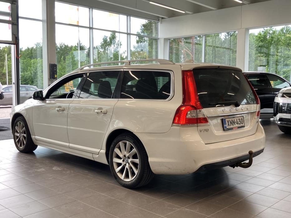 VOLVO V70 2016
