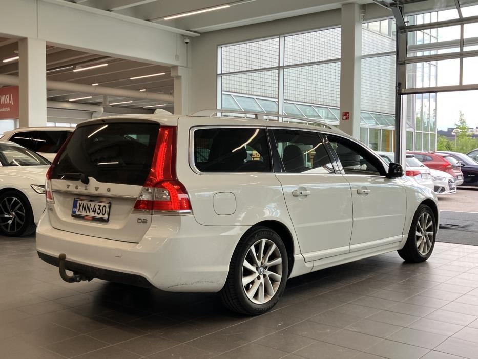 VOLVO V70 2016