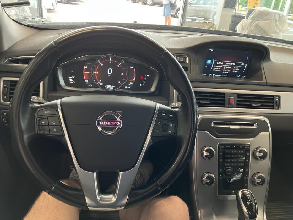 VOLVO V70 2016