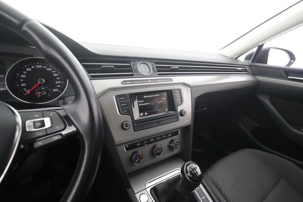 VOLKSWAGEN Passat 2016