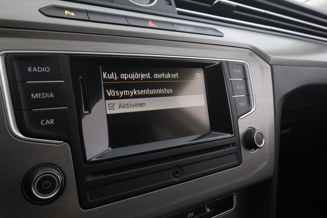 VOLKSWAGEN Passat 2016